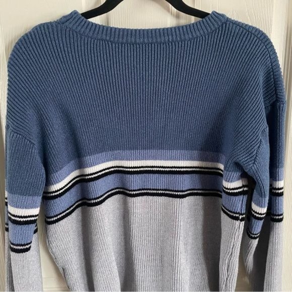 Vintage 90s/2000s Blue and Gray Crew Neck Sweater - Picture 9 of 13